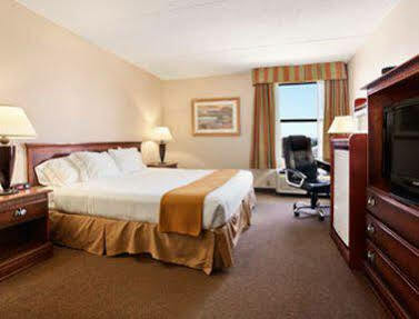 Baymont By Wyndham - Purdue Hotel Lafayette